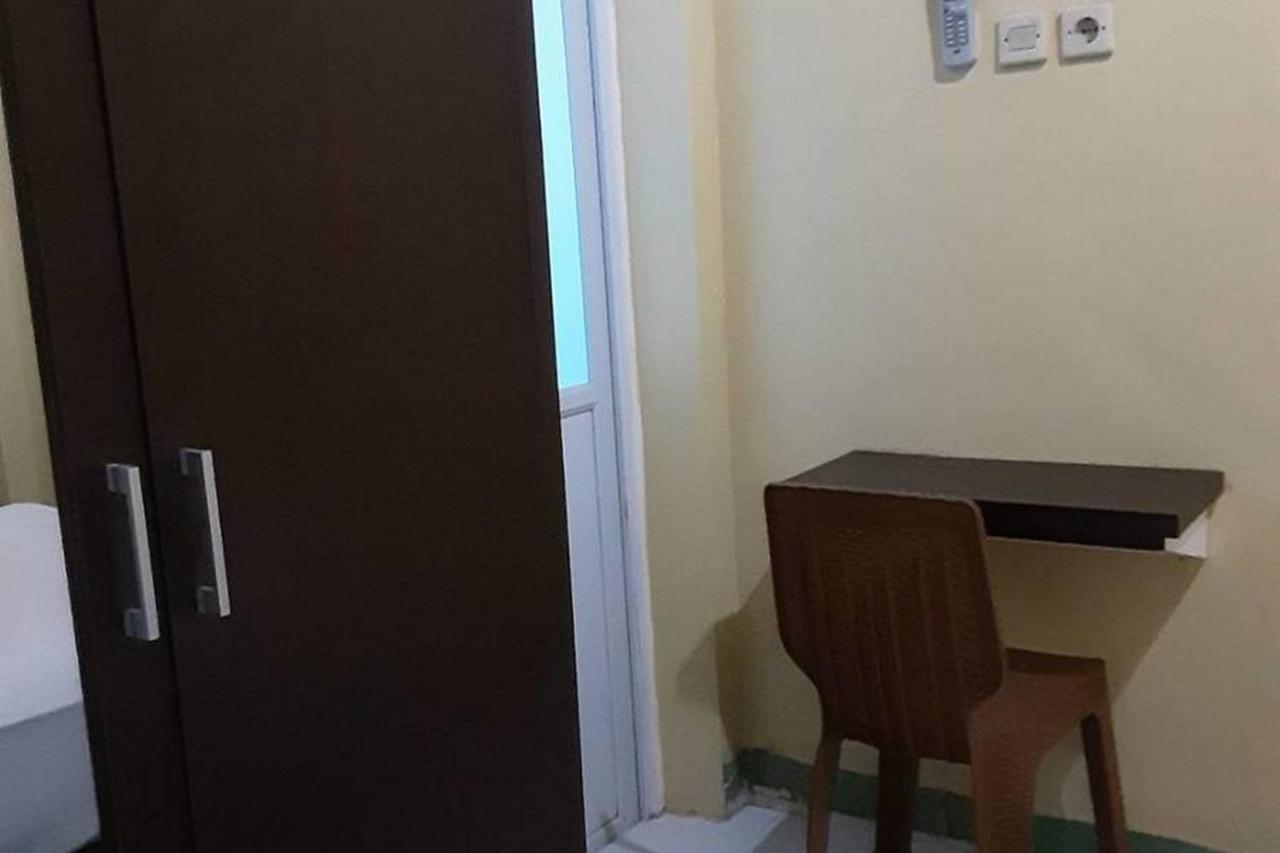 Guest House Syariah Lp3B Brebes Redpartner Dış mekan fotoğraf